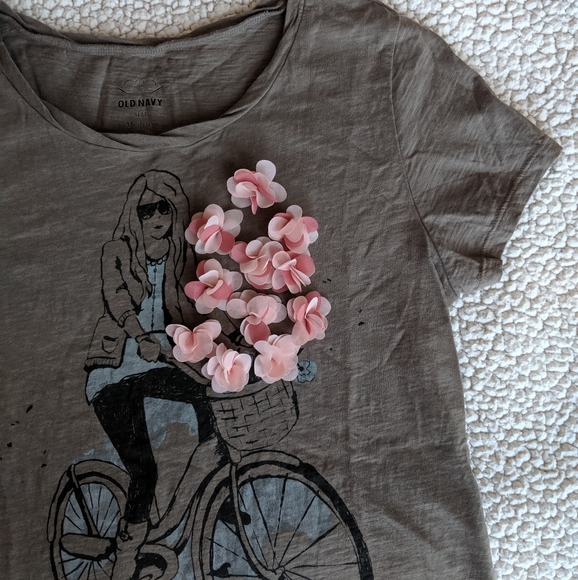 Old Navy 100% cotton graphic tee (size M) - Picture 2 of 5